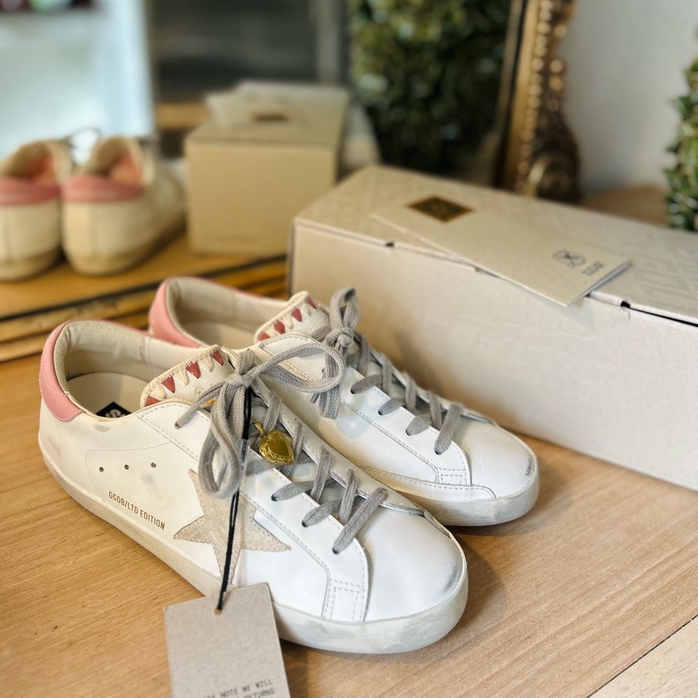 Golden Goose SUPER STAR Rare ❤️White Sneakers with Pink Accents and Beige Star - Picture 3 of 15